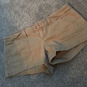 Tan Hollister khaki shorts